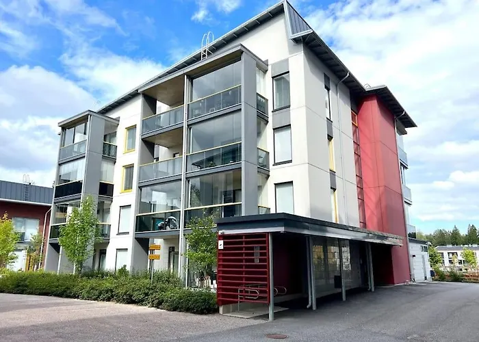 2-Room Apartment 7 Min By Train From Airport
