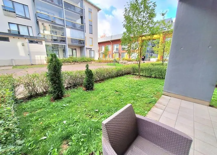 2-Room Apartment 7 Min By Train From Airport