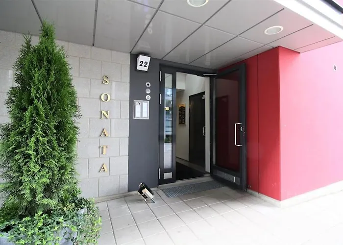 2-Room Apartment 7 Min By Train From Airport