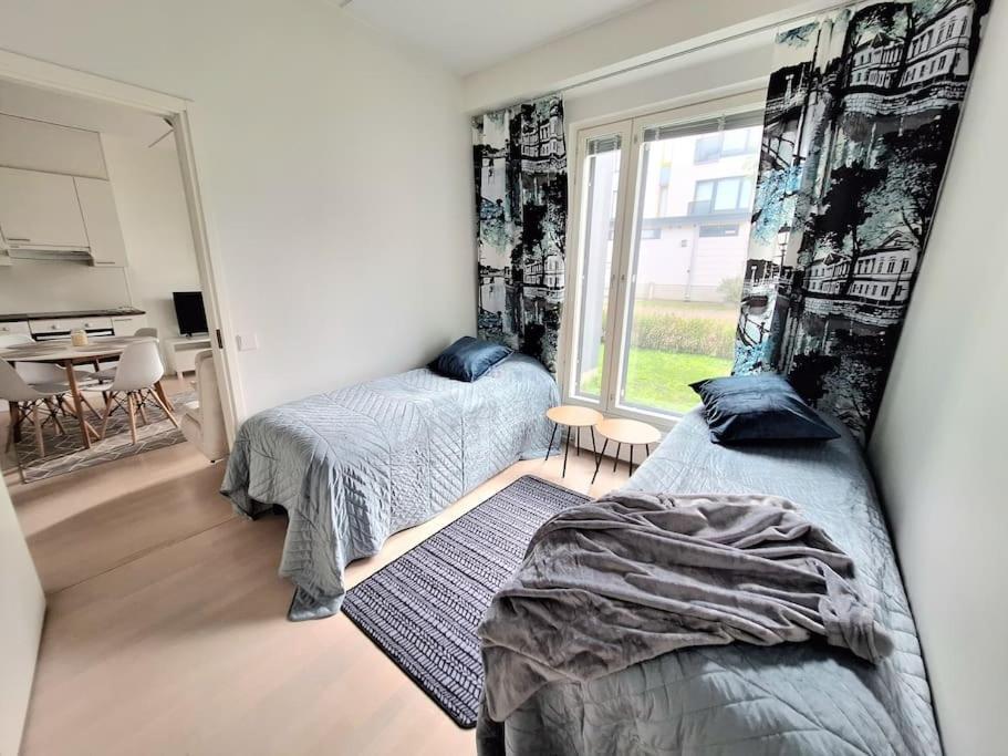 2-room 7 Min By Train From Airport