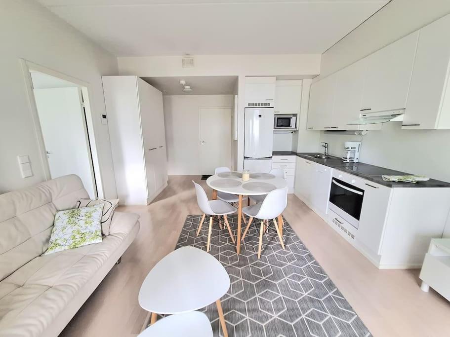 2-room 7 Min By Train From Airport Apartment Vantaa